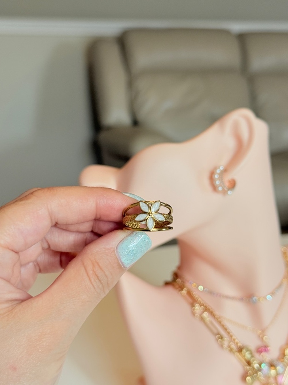 Gold Floral Ring with White Petals - Picture 3 of 6